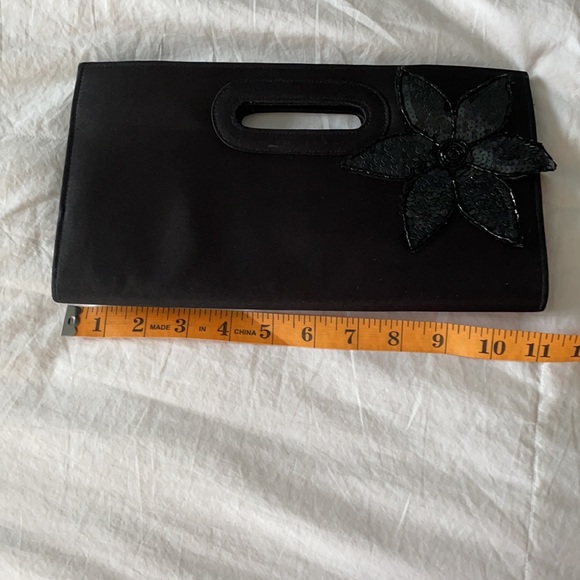 Clutch purse with handle - Picture 5 of 6